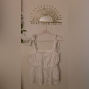 American Eagle, White Eyelet top, tie straps, Large